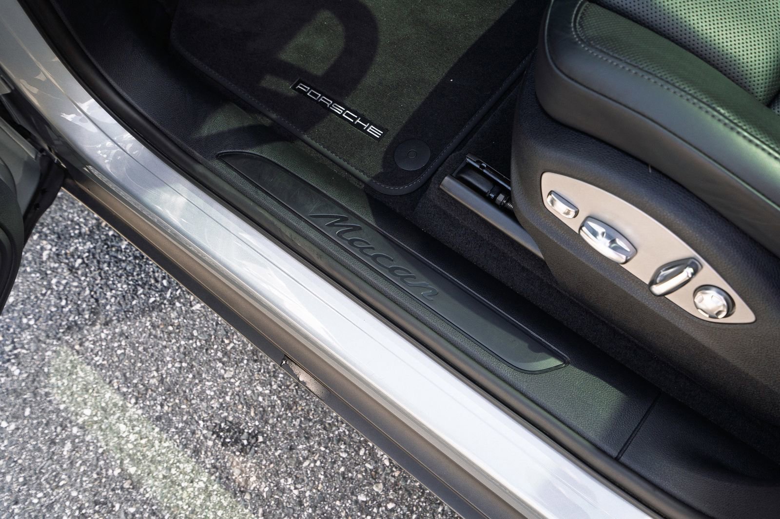 2023 Porsche Macan Base photo 22