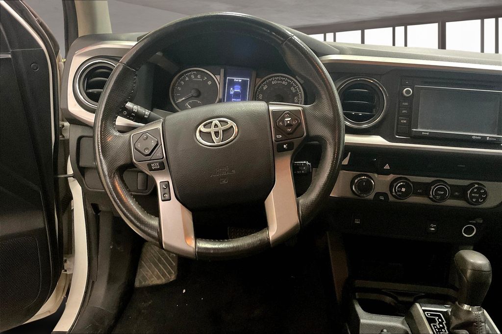 2017 Toyota Tacoma SR photo 3
