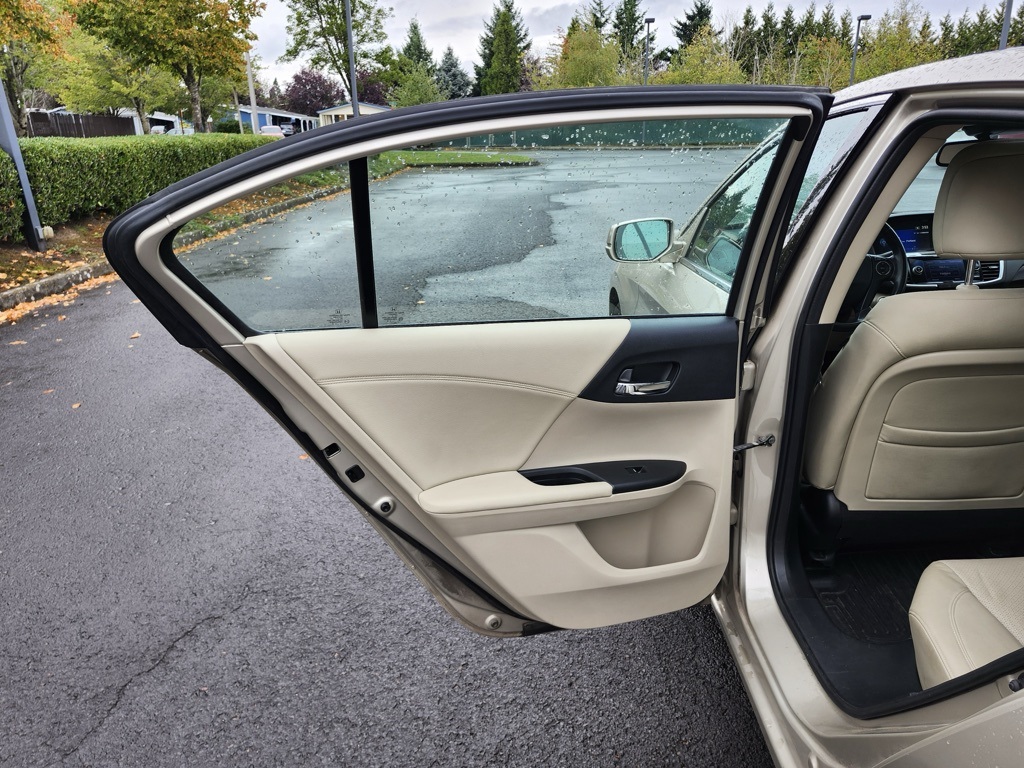 2013 Honda Accord EX-L photo 20