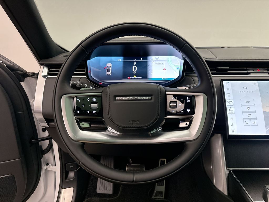 2025 Land Rover Range Rover SE photo 13