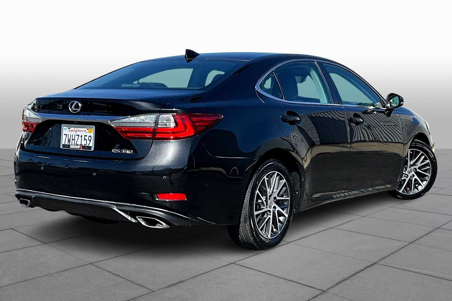 2017 Lexus ES 350 photo 12