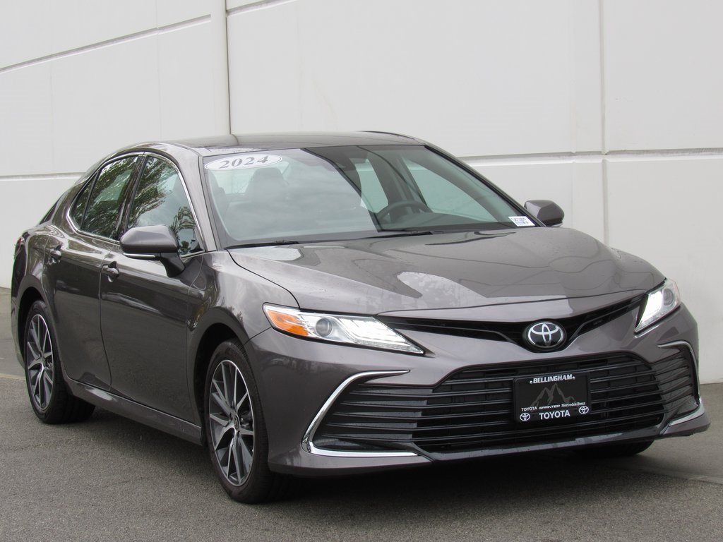 2024 Toyota Camry XLE photo 2