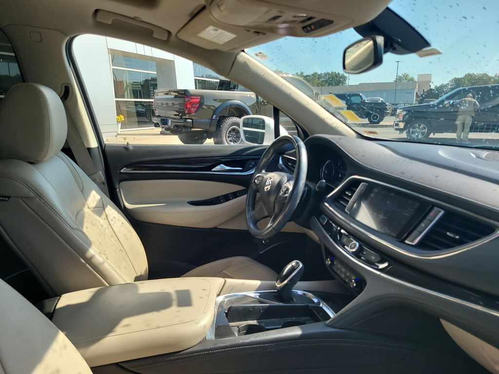 2020 Buick Enclave Essence photo 28