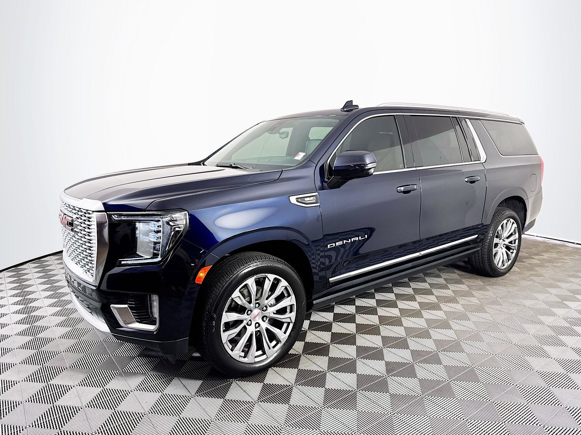 2021 GMC Yukon XL Denali's photo