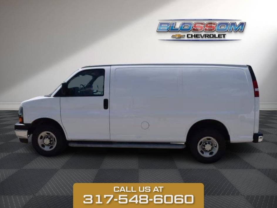 2023 Chevrolet Express Cargo Van photo 3