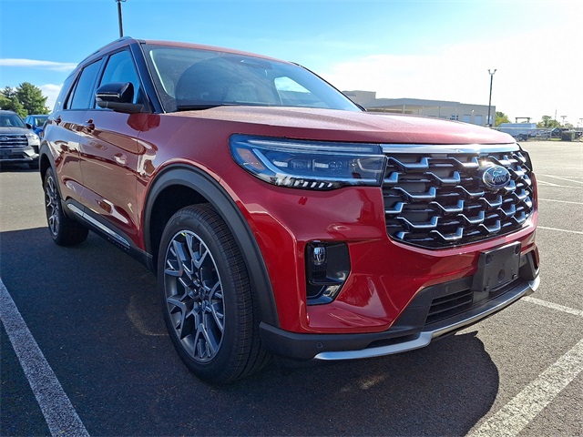 2025 Ford Explorer Platinum photo 2