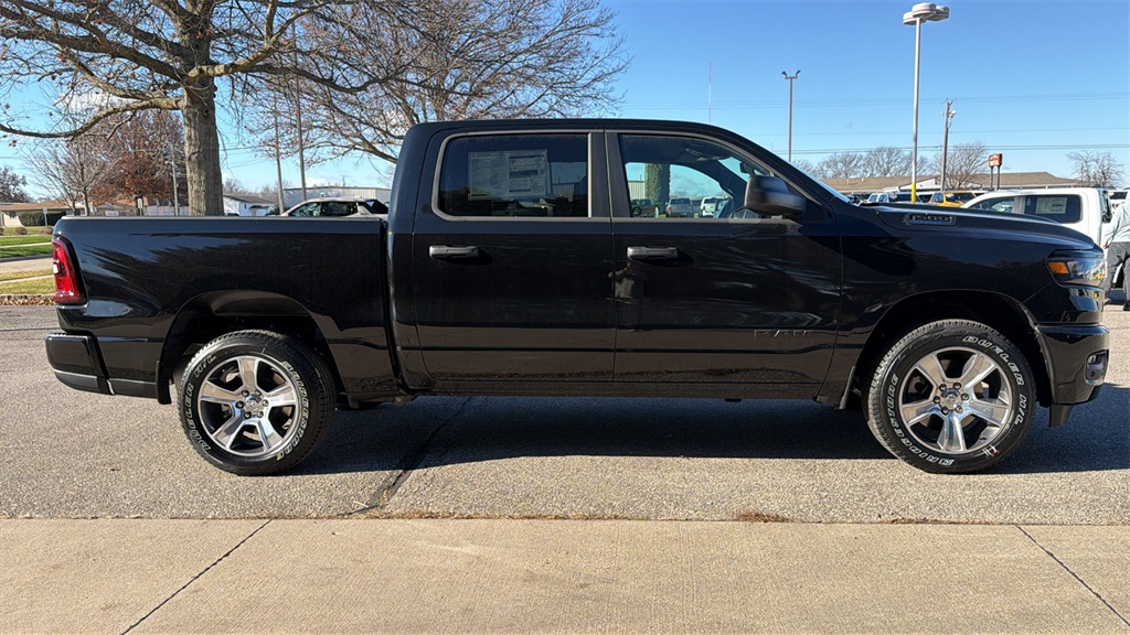 2025 Ram 1500 Tradesman photo 2