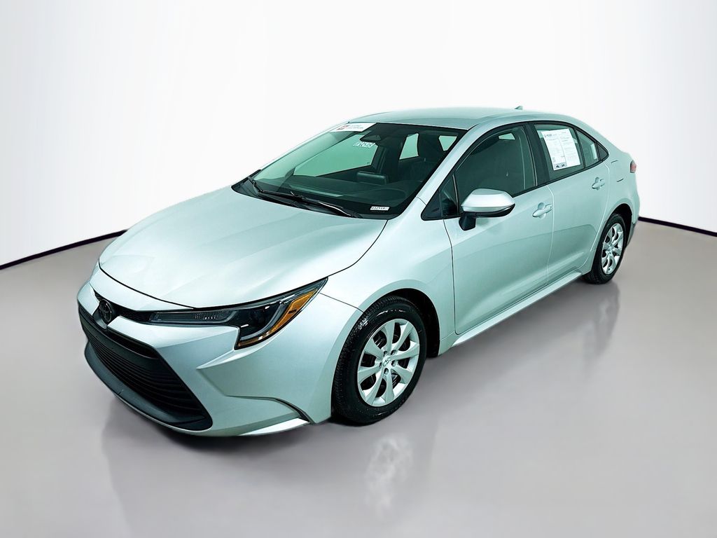 2024 Toyota Corolla LE photo 3