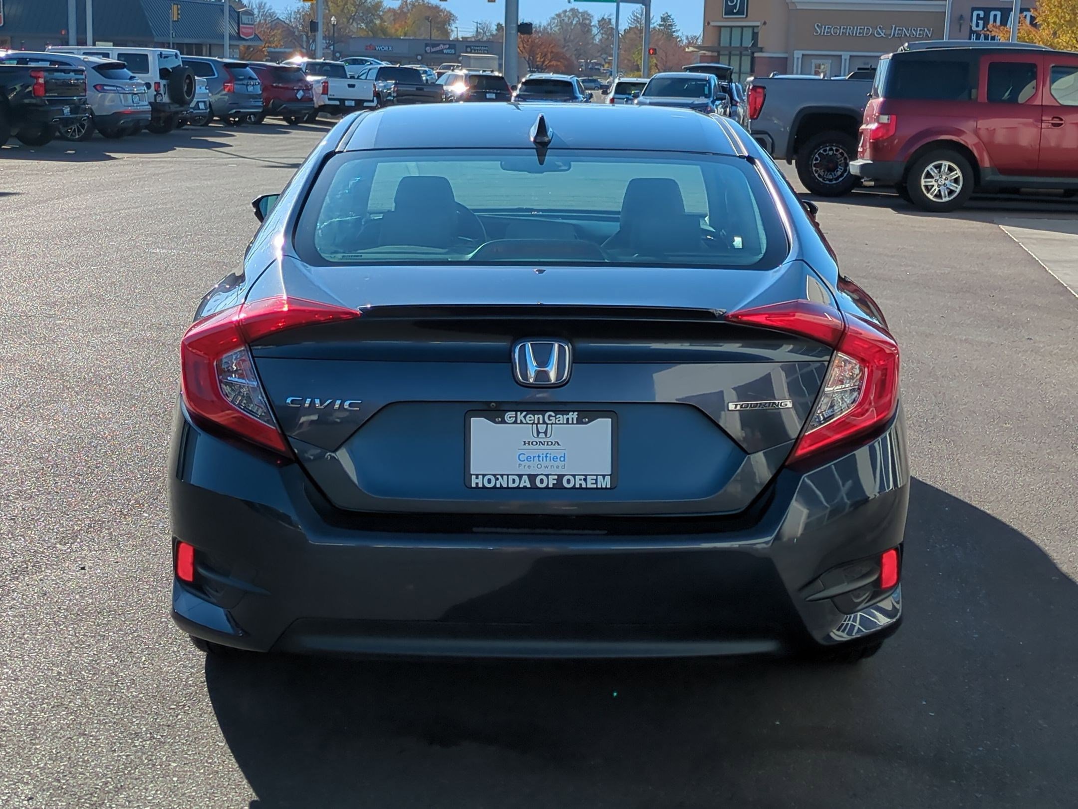 2017 Honda Civic Touring photo 3