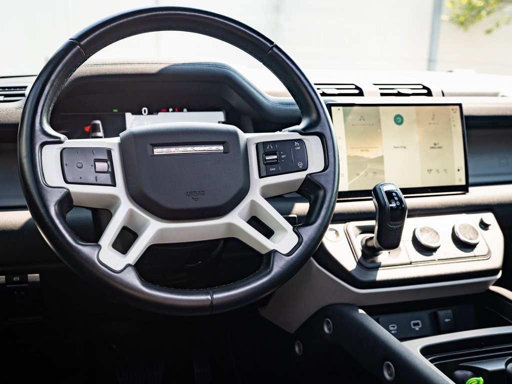 2023 Land Rover Defender 130 SE photo 3