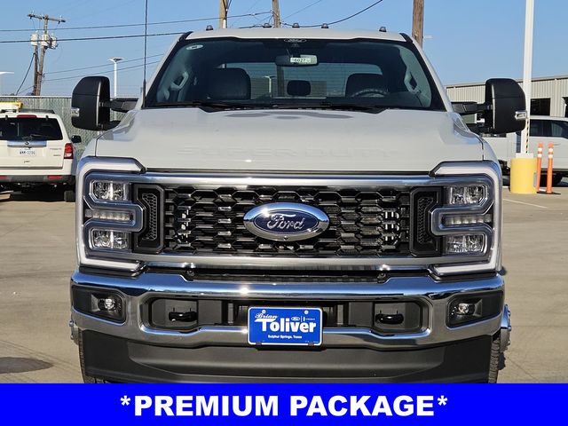 2026 Ford F-350 XLT photo 3