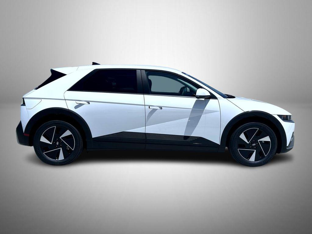 2025 Hyundai Ioniq 5 SE photo 4