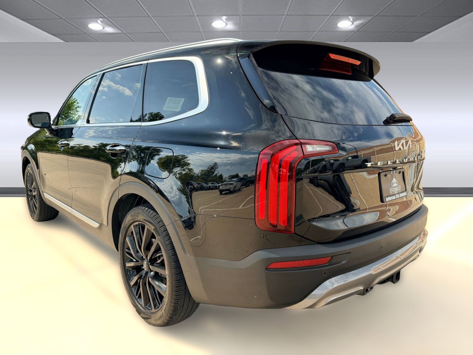 2022 Kia Telluride SX photo 2