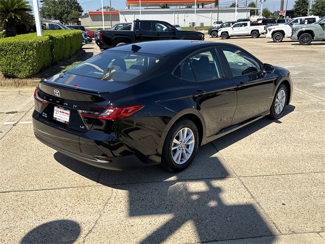 2025 Toyota Camry LE photo 2