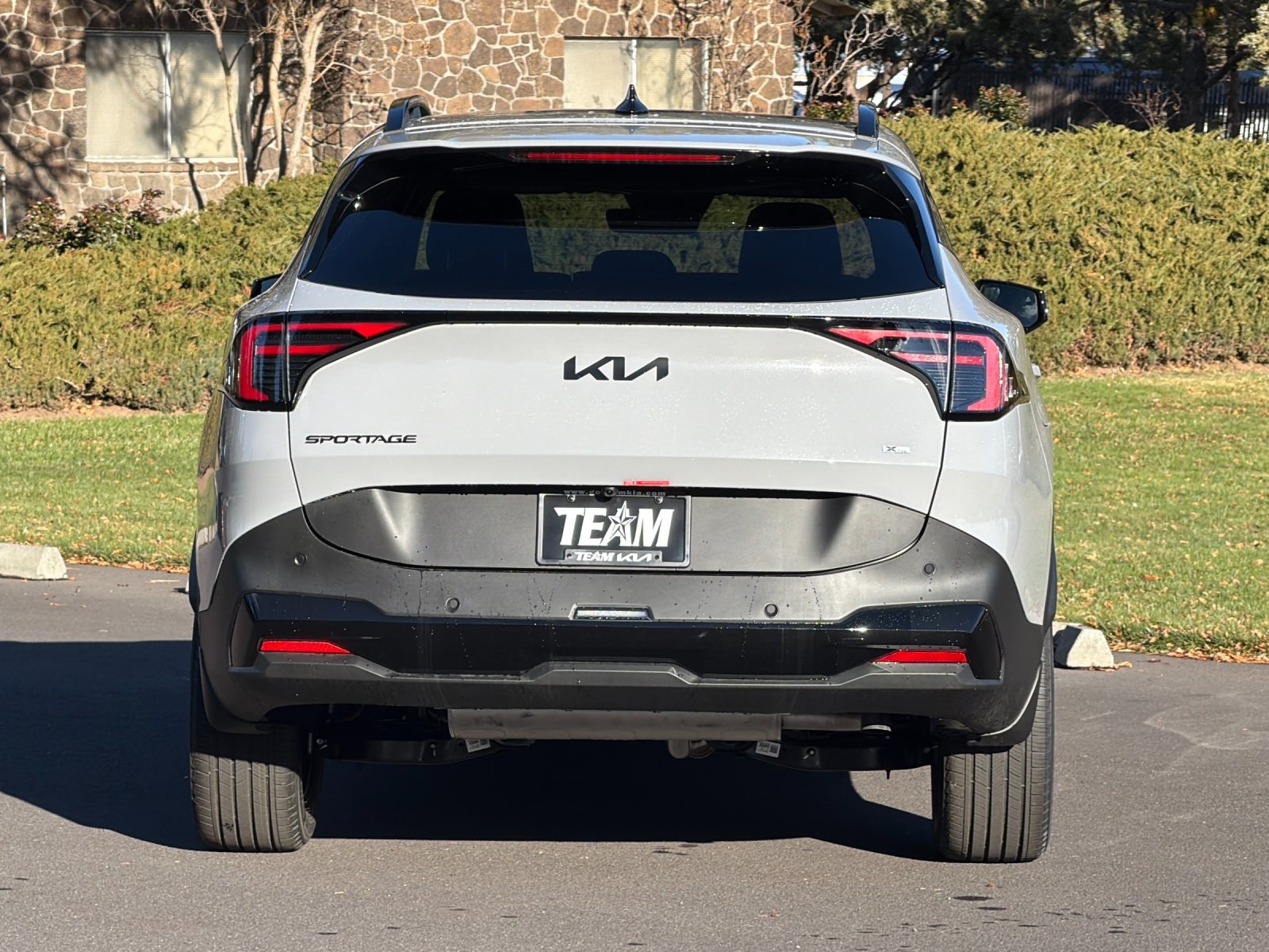 2026 Kia Sportage Plug-In Hybrid X-Line photo 4