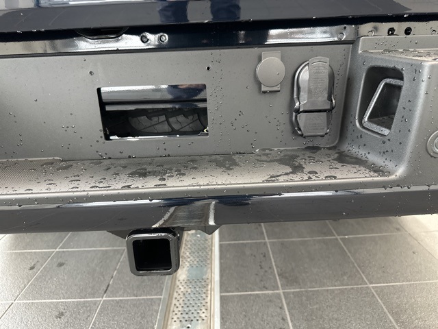 2025 Ford F-150 XLT photo 3