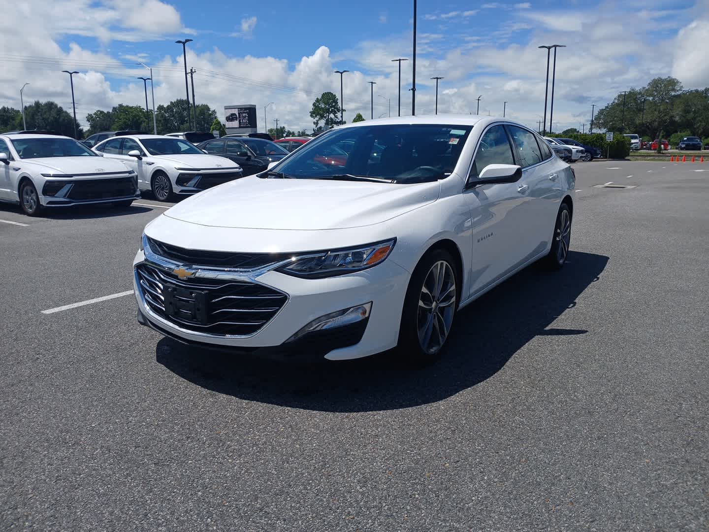 2024 Chevrolet Malibu Premier 2LT photo 2