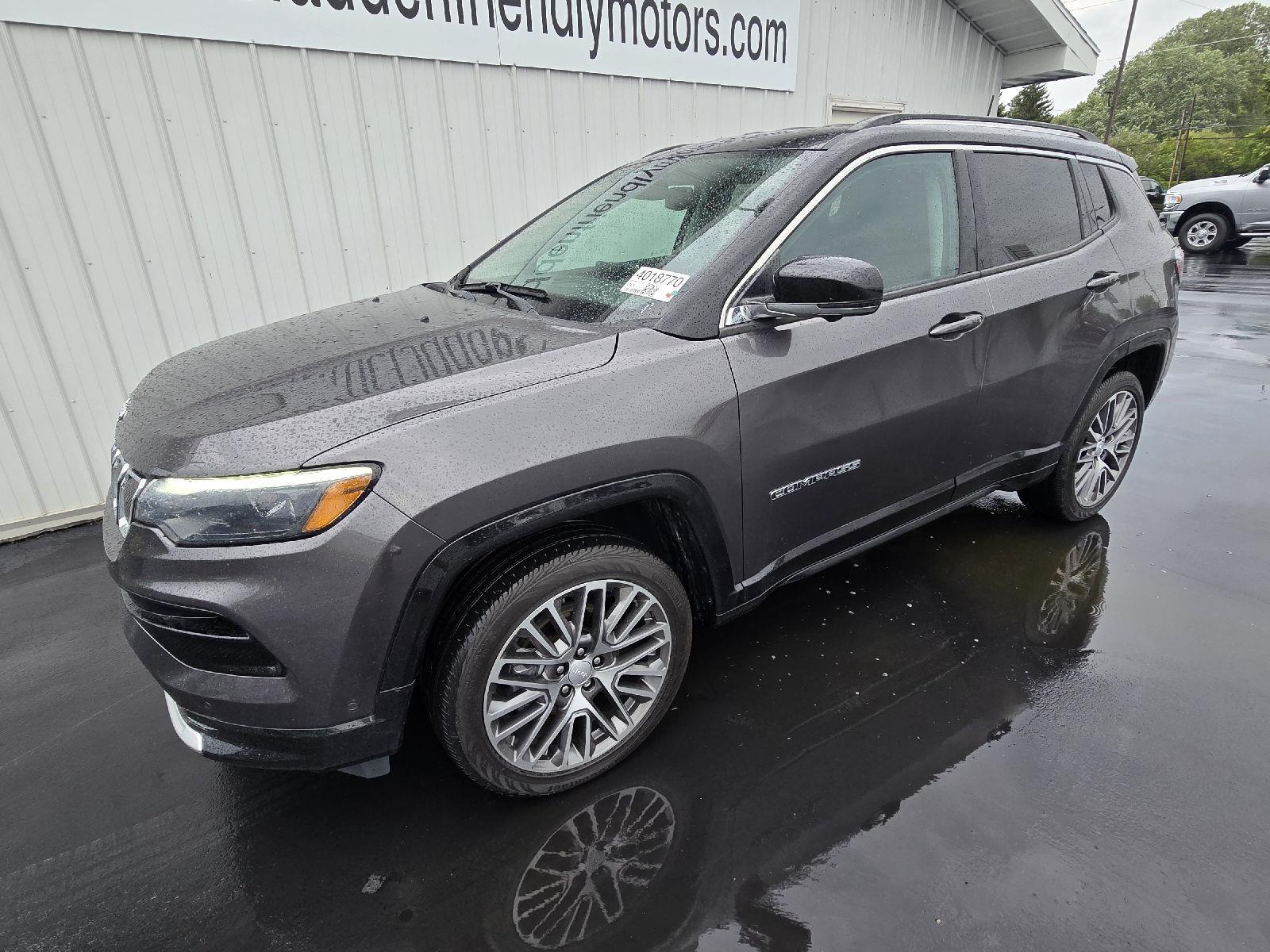 2022 Jeep Compass Limited photo 2