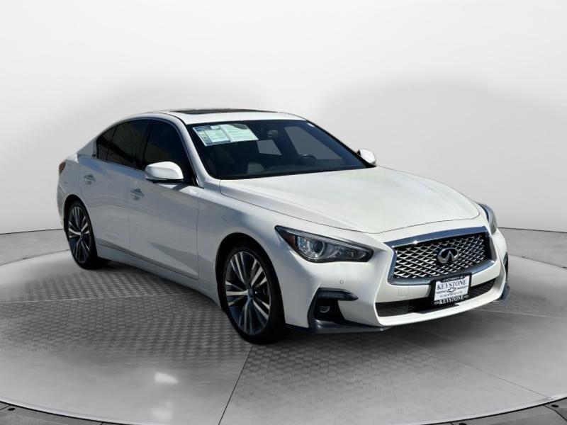 Used 2022 White INFINITI SENSORY image 1