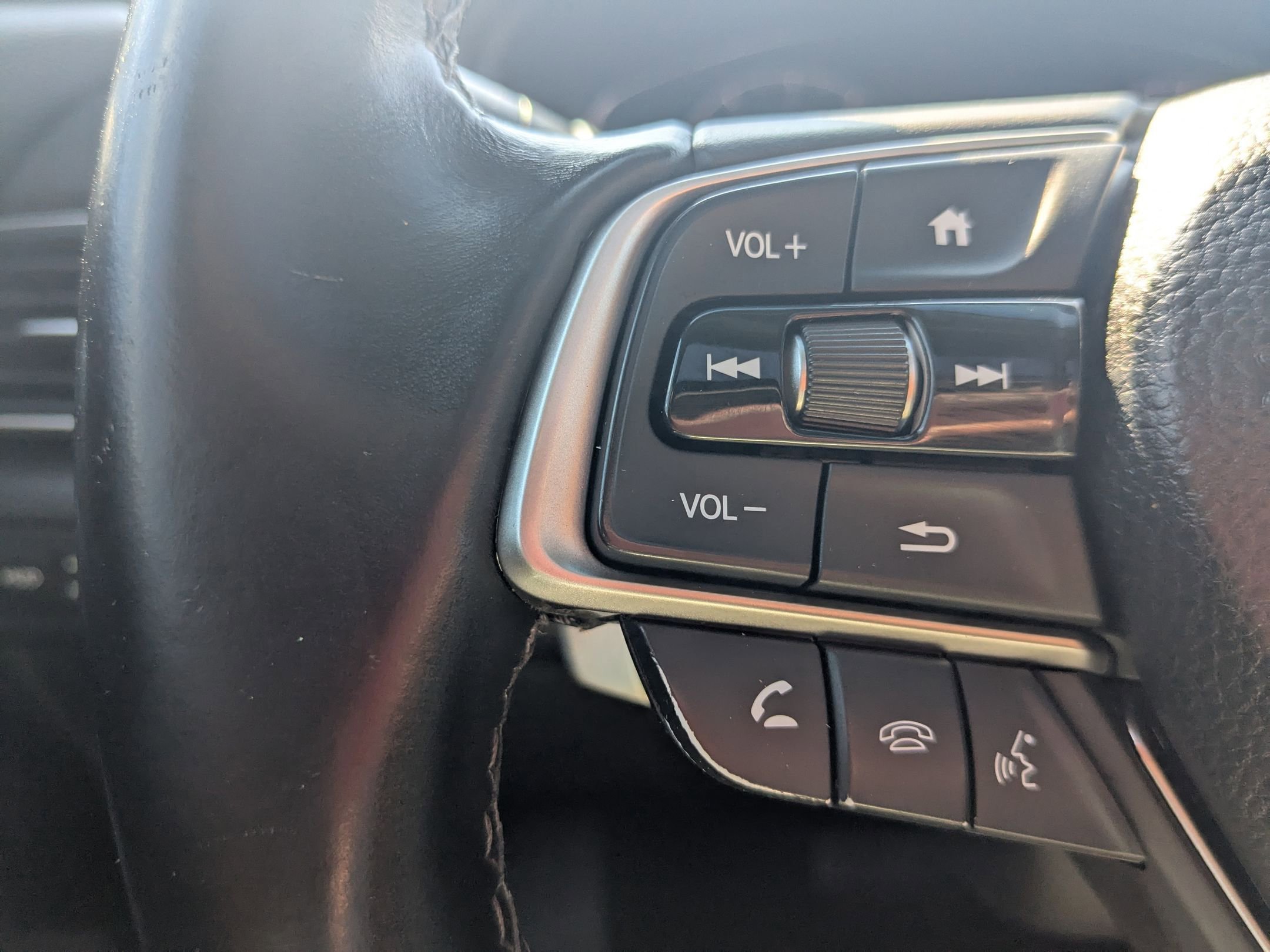 2018 Honda Accord Touring 2.0T photo 18