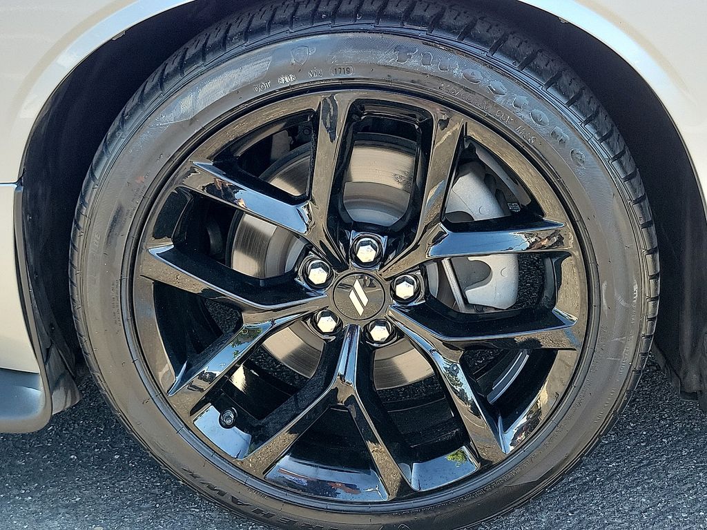 2023 Dodge Challenger R/T photo 19