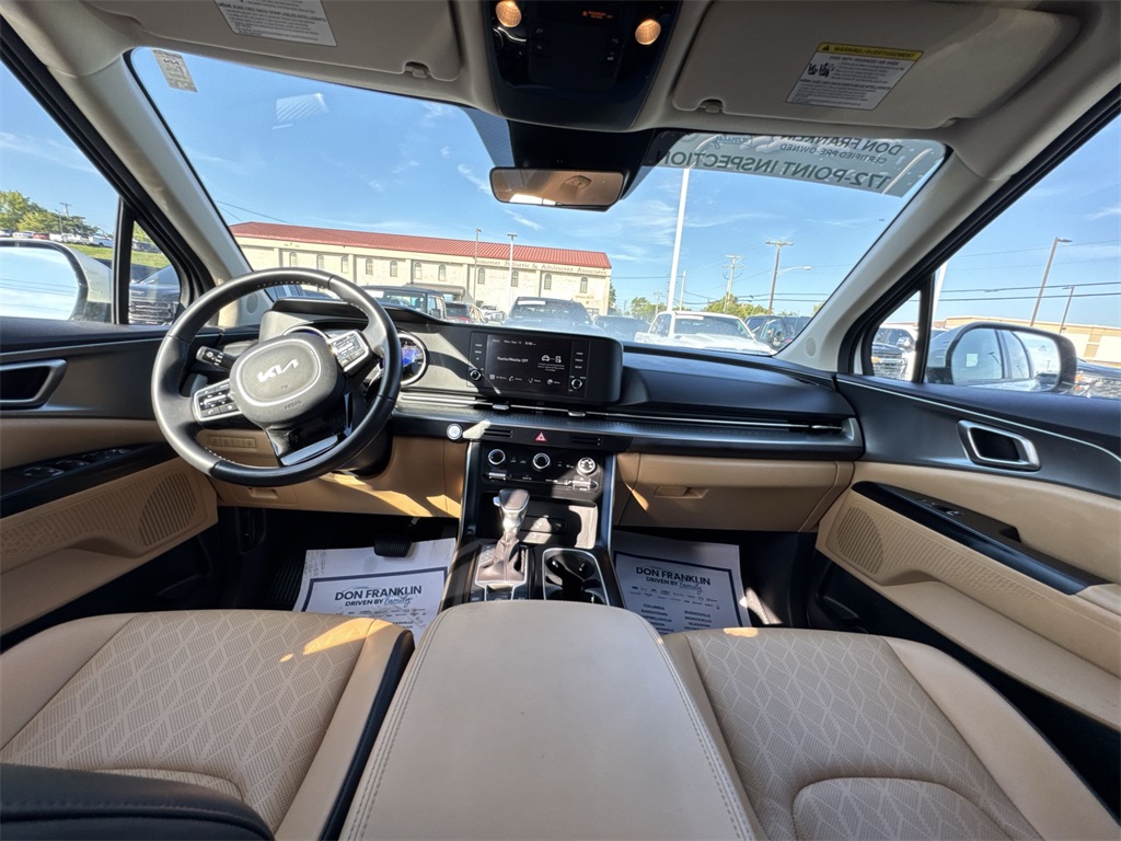 2024 Kia Carnival LX photo 10