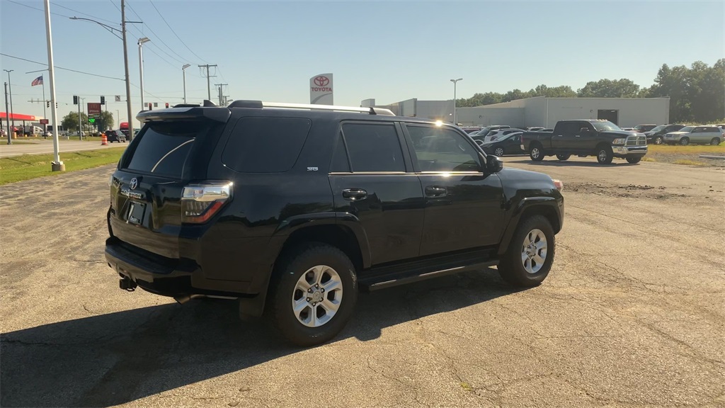 2019 Toyota 4Runner SR5 photo 8