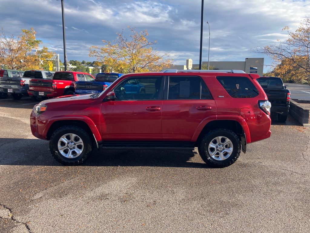2016 Toyota 4Runner SR5 4WD photo 4