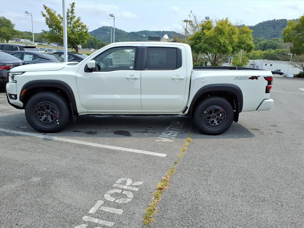 2025 Nissan Frontier Crew Cab PRO-4X photo 6