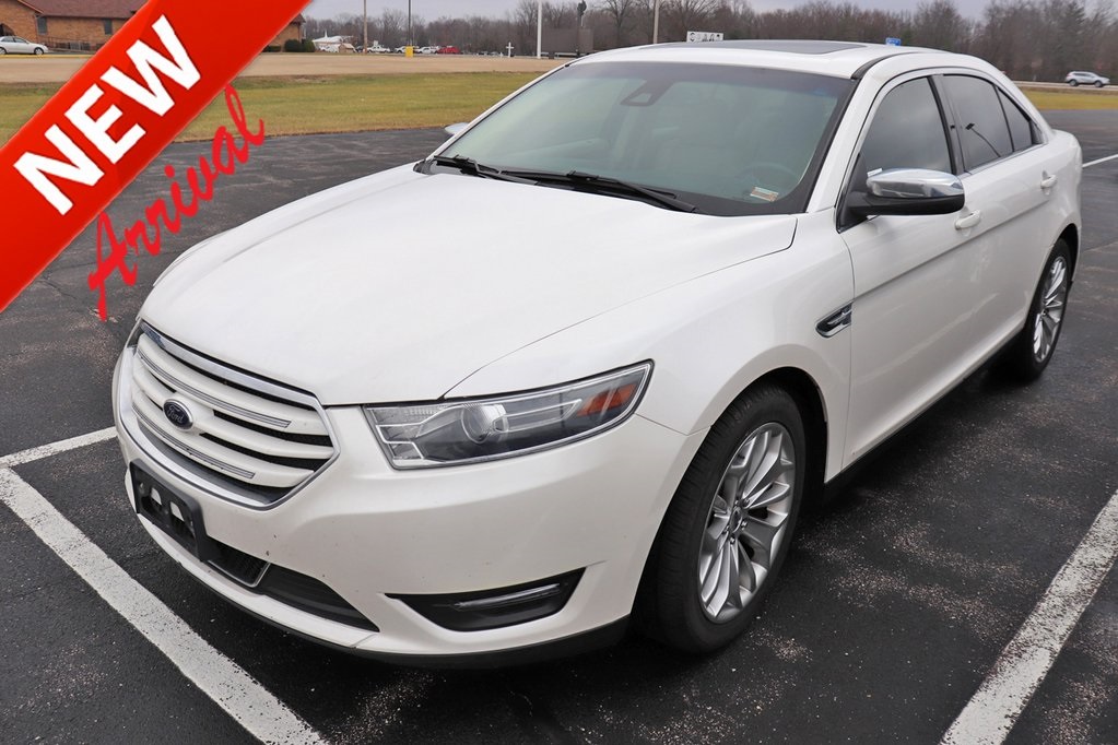 2019 Ford Taurus Limited's photo