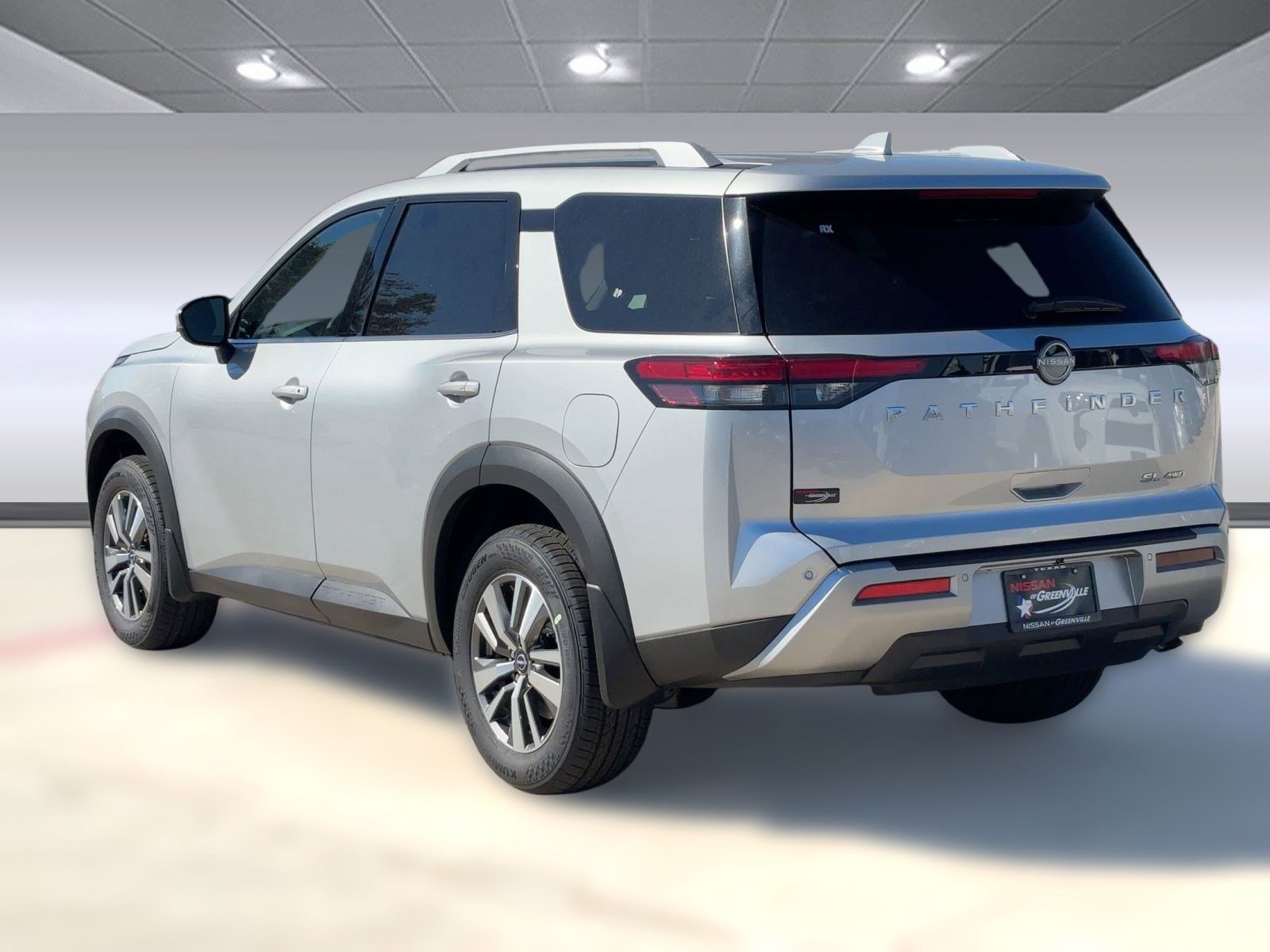 2025 Nissan Pathfinder SL photo 3