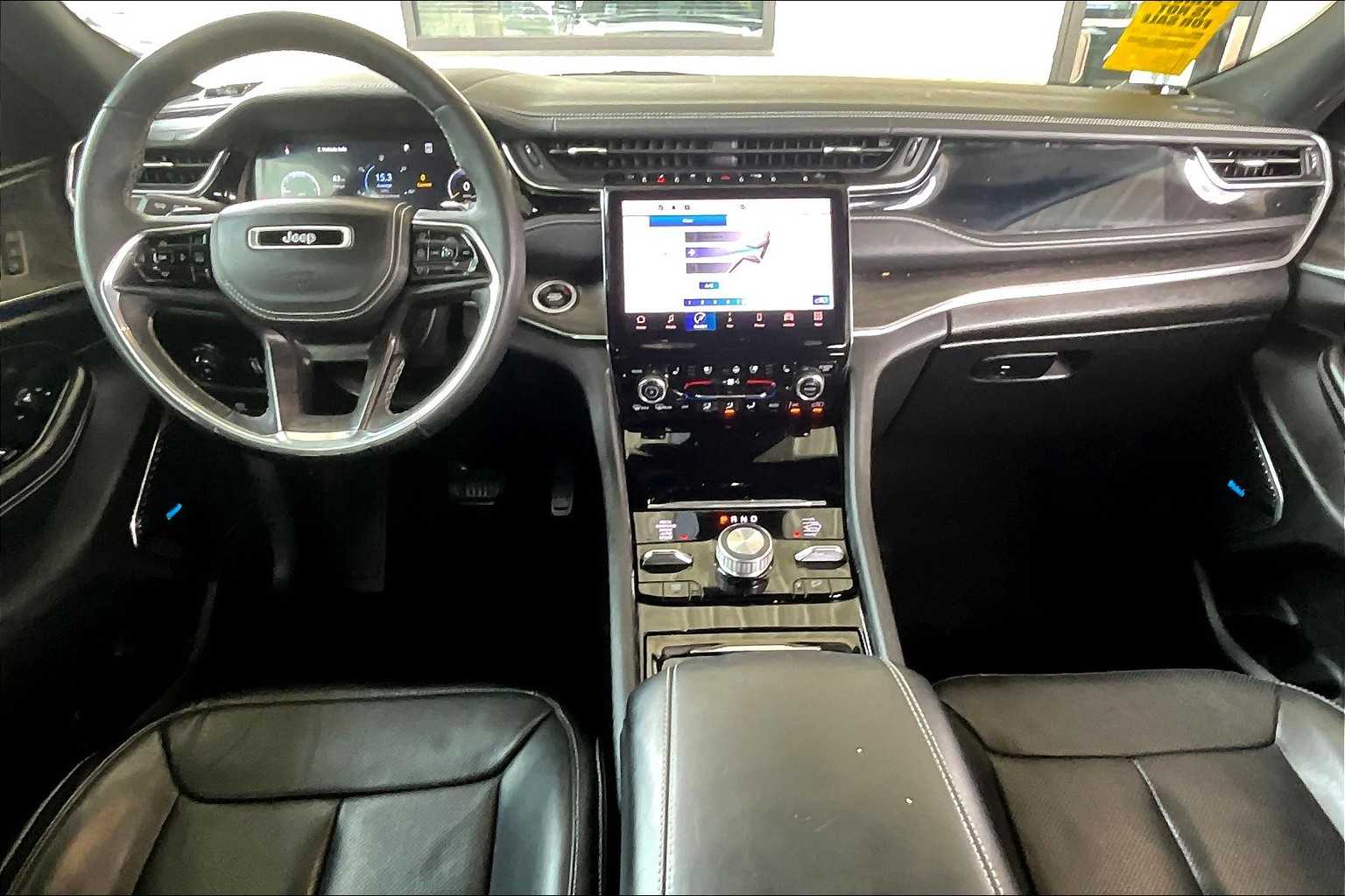 2023 Jeep Grand Cherokee Overland photo 15