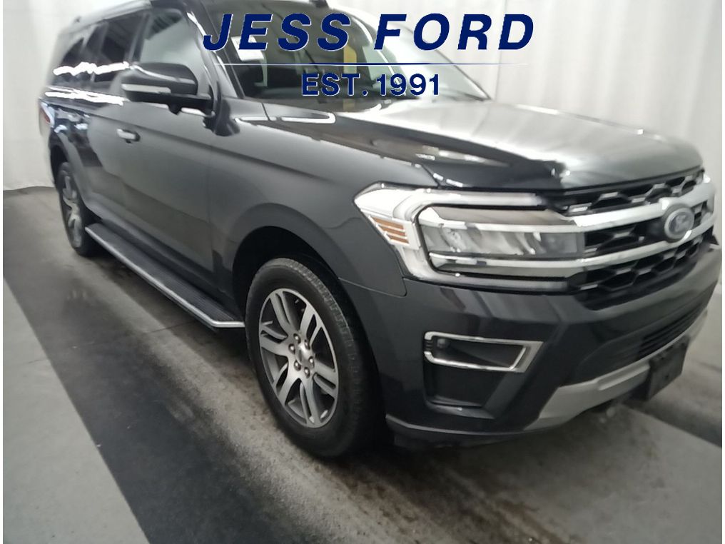 2023 Ford Expedition MAX Limited photo 3