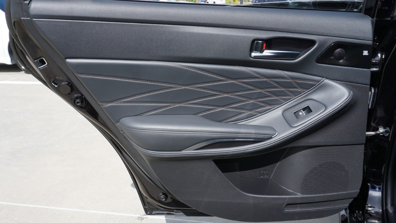 2021 Toyota Avalon Limited photo 32