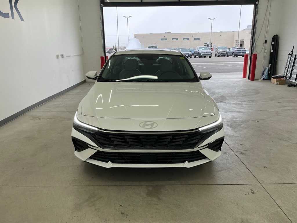 2025 Hyundai Elantra Hybrid Limited photo 12