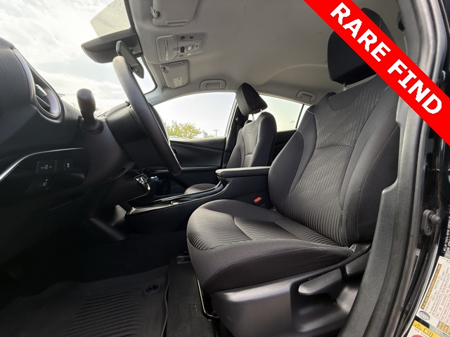 2021 Toyota Prius Prime LE photo 16