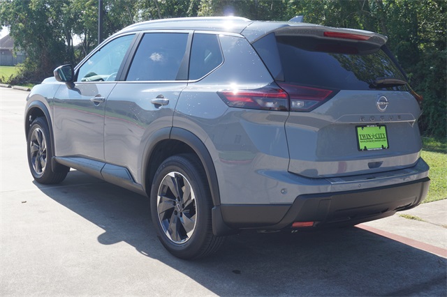 2026 Nissan Rogue SV photo 4