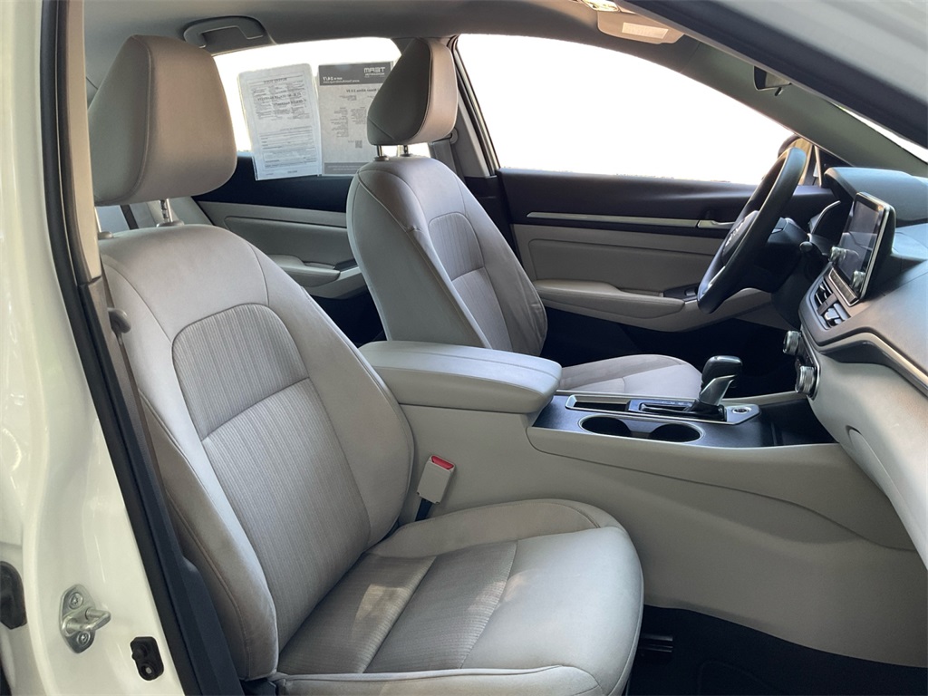 2022 Nissan Altima 2.5 SV photo 26