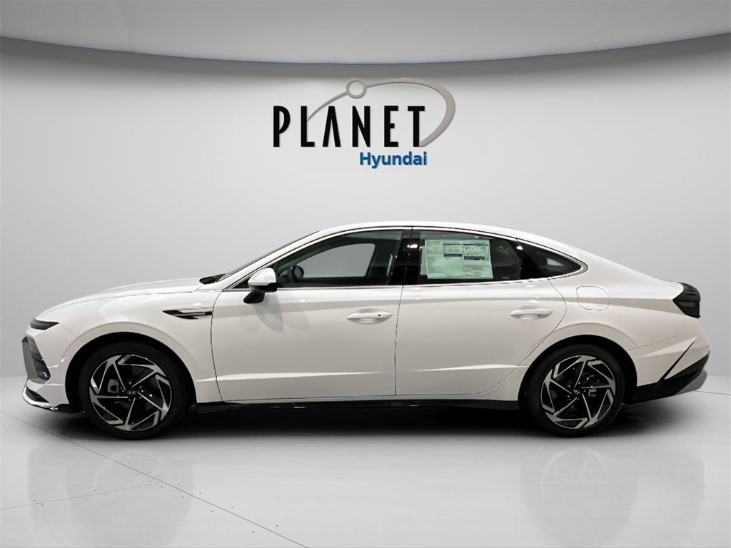 2026 Hyundai Sonata SEL Sport photo 2