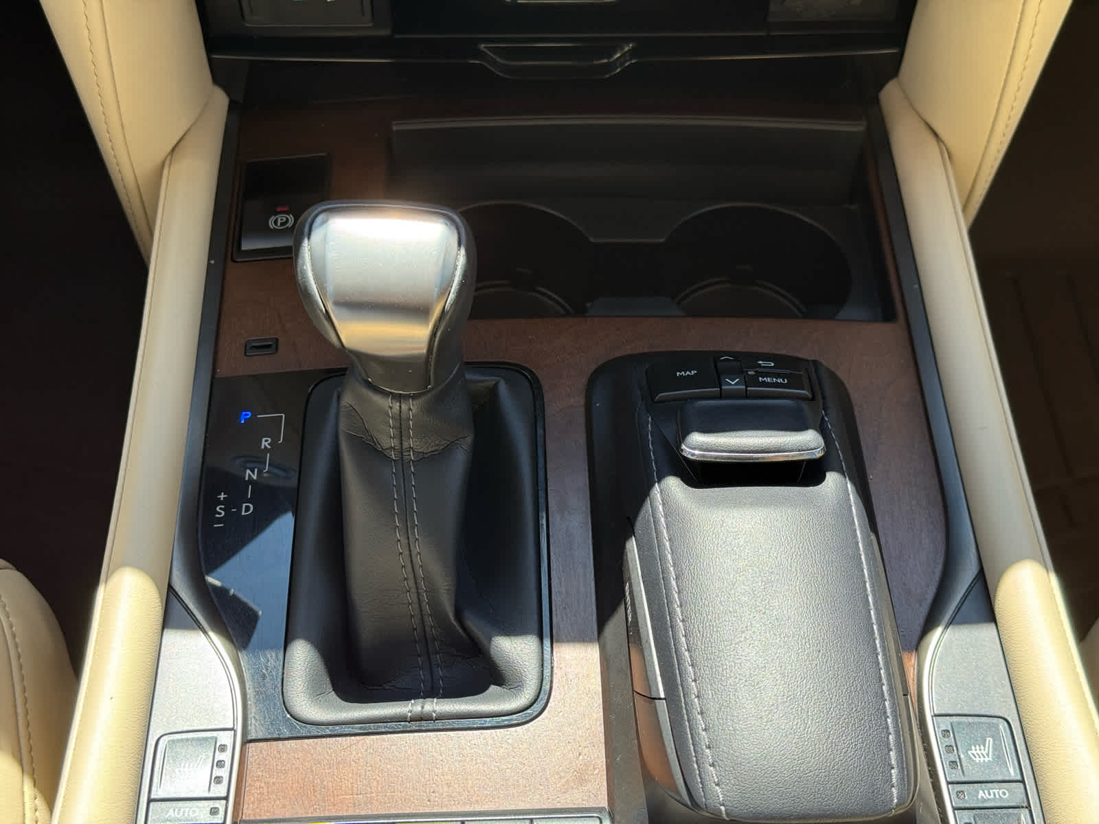 2021 Lexus LX 570 photo 20