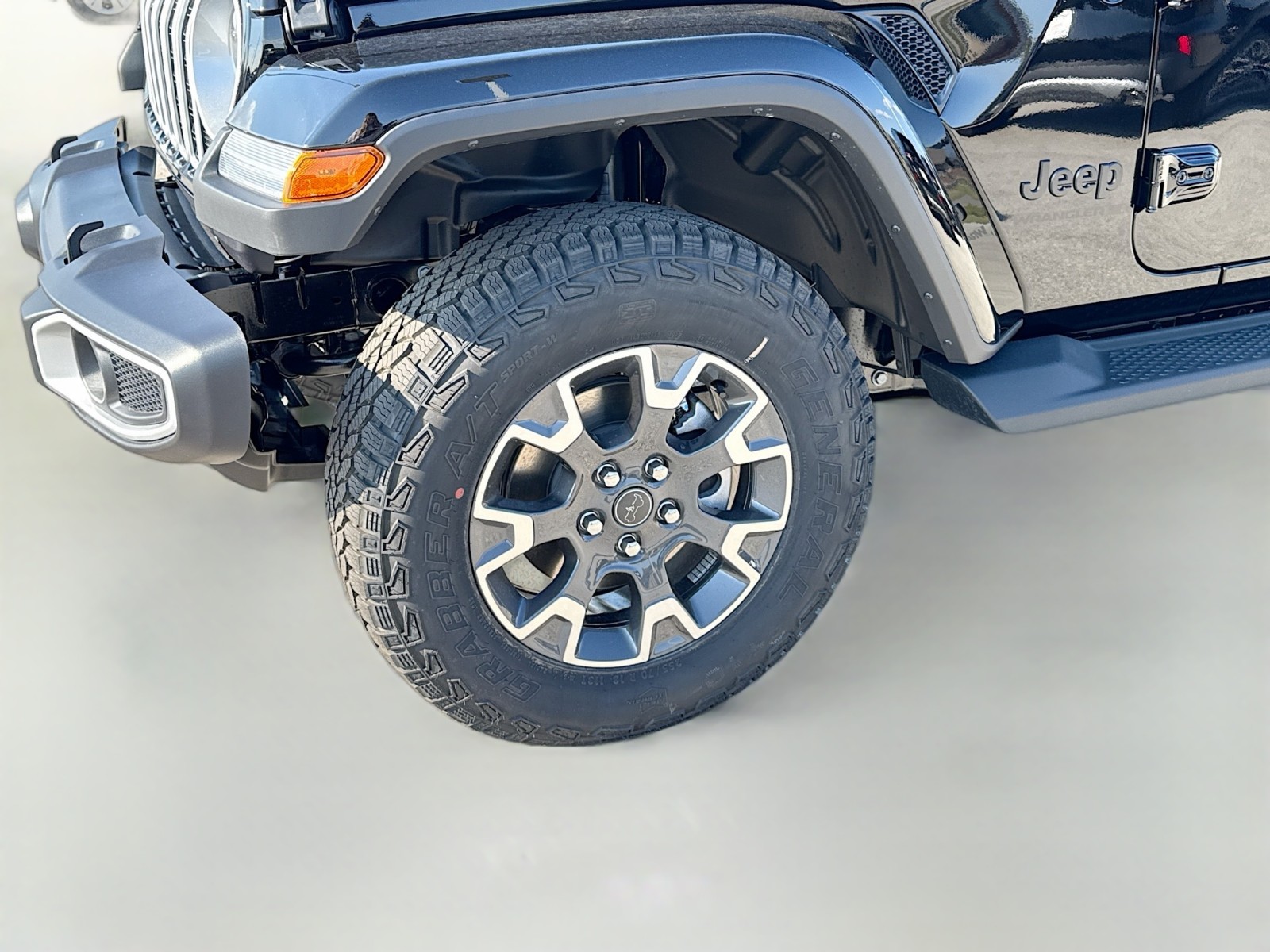 2025 Jeep Wrangler Sahara photo 26