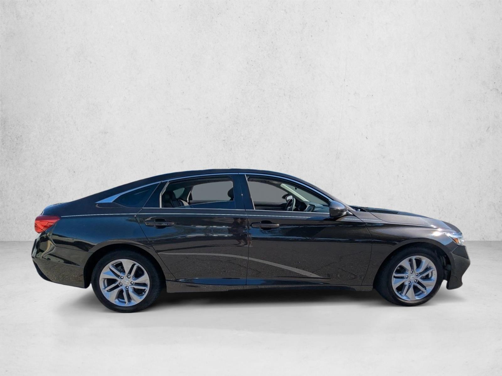 2018 Honda Accord LX 1.5T photo 4