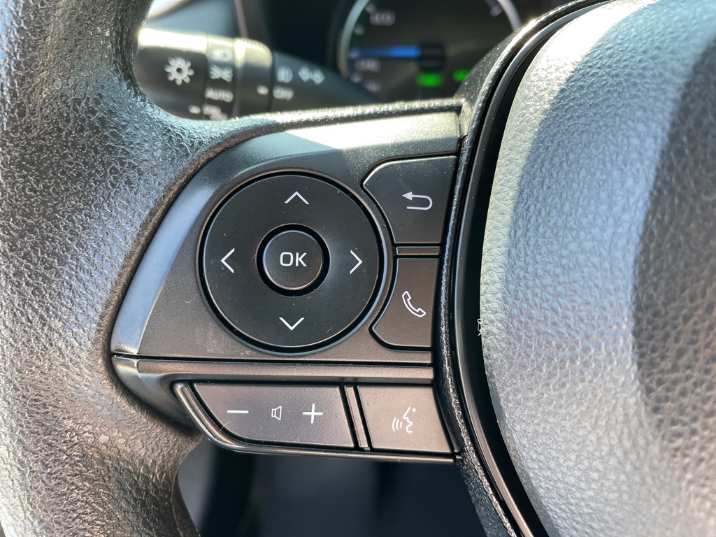 2021 Toyota RAV4 Hybrid XLE photo 14