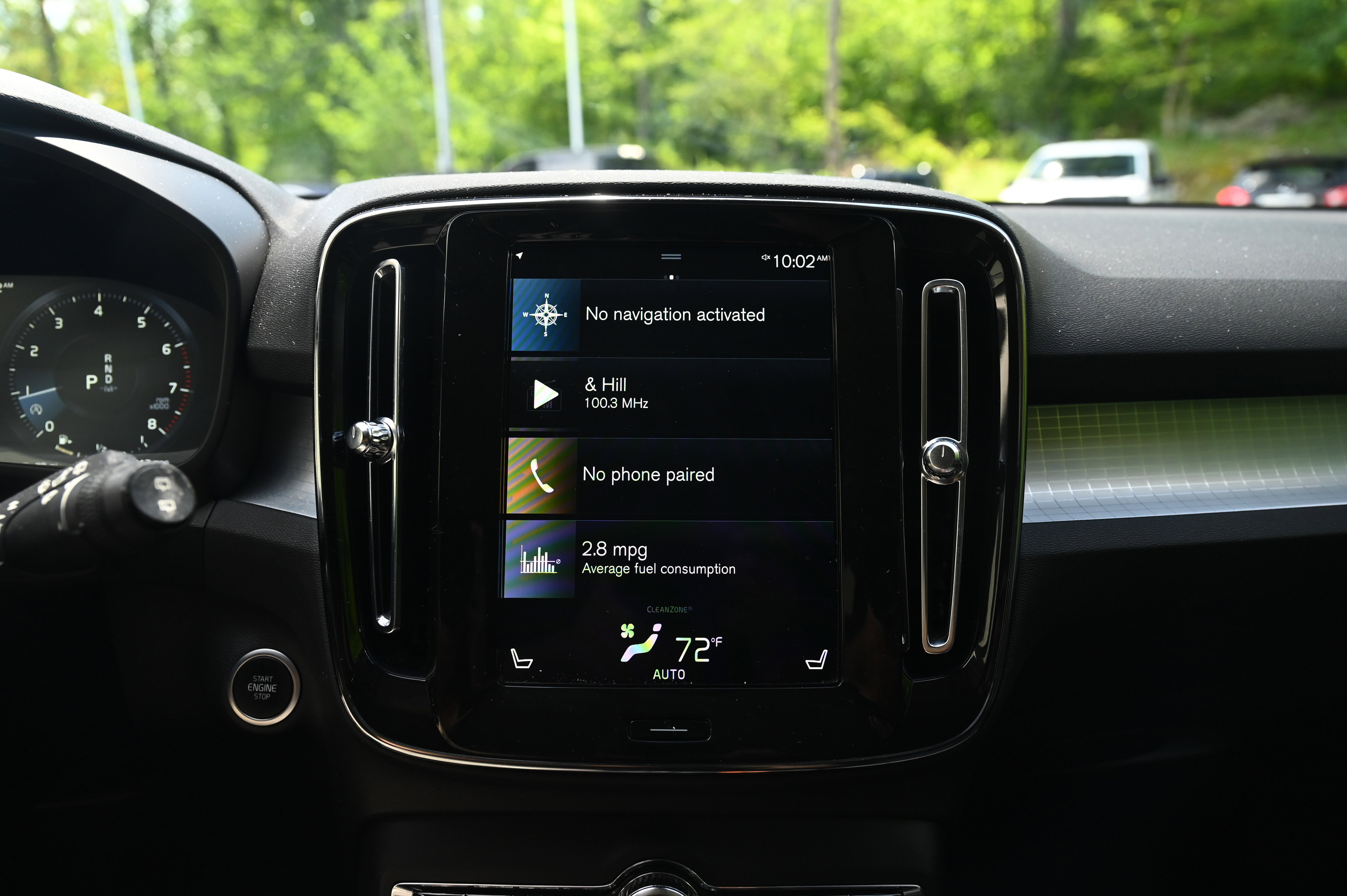 2022 Volvo XC40 Momentum photo 13