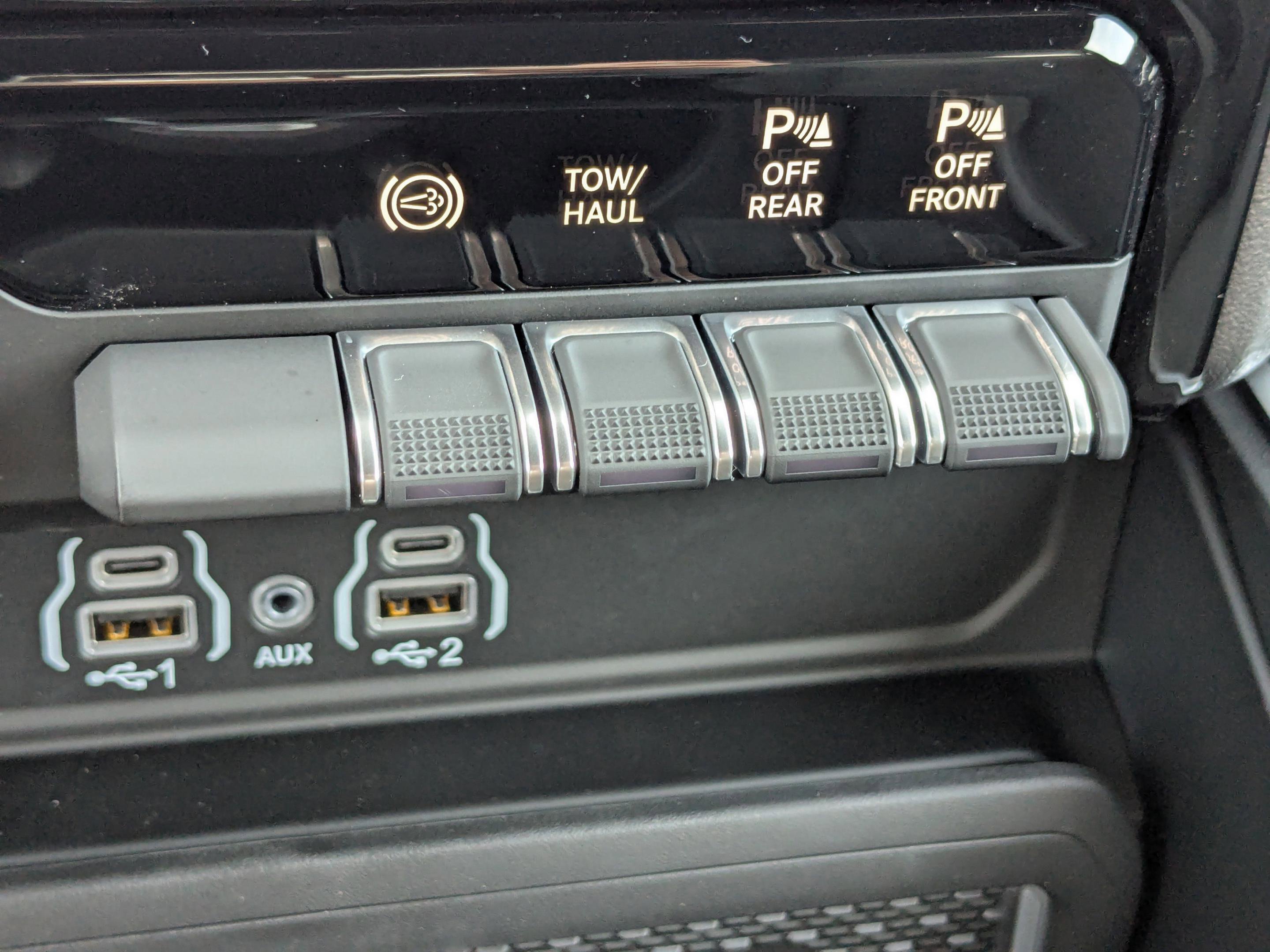 2025 Ram 3500 Big Horn photo 16