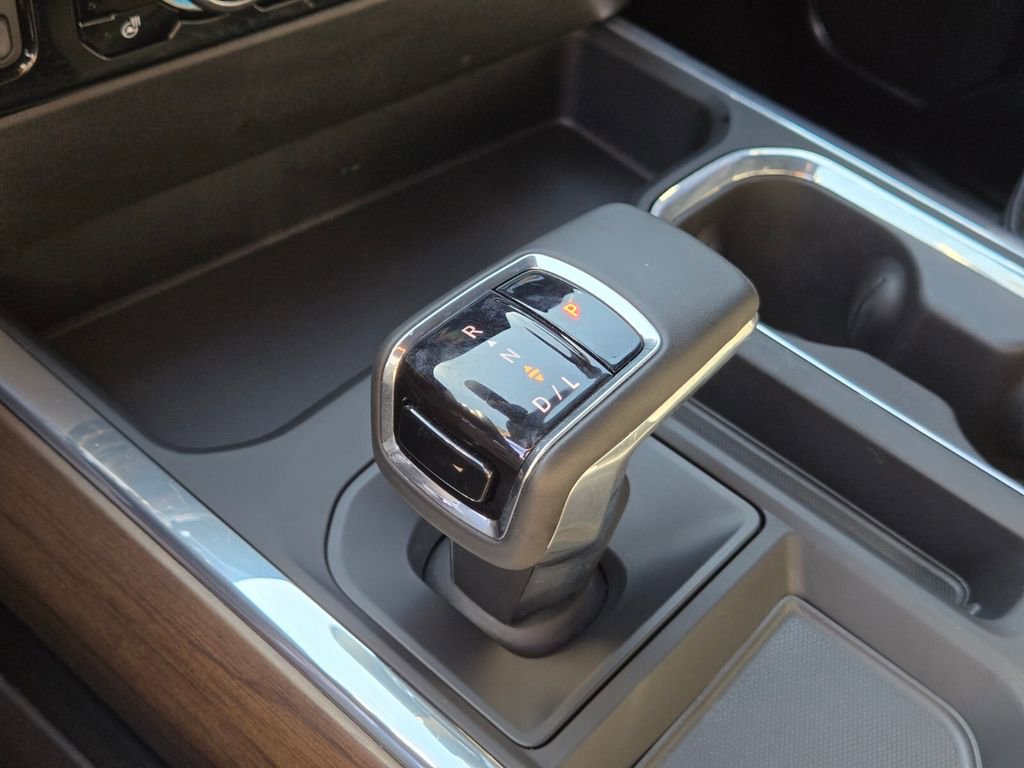 2024 Chevrolet Silverado 1500 High Country photo 24