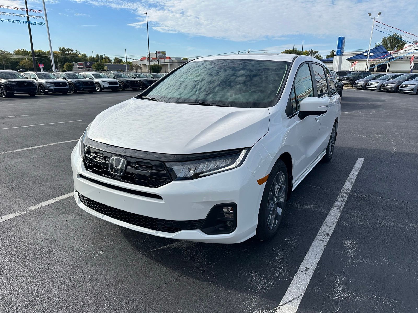 2026 Honda Odyssey Touring's photo