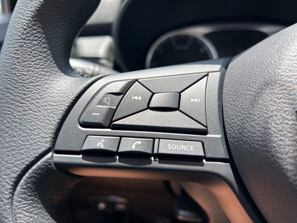 2025 Nissan Versa S photo 17