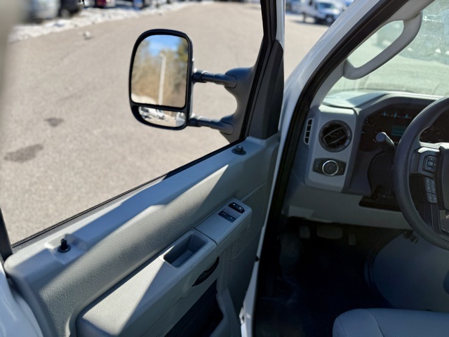 2025 Ford E-350 Base photo 13