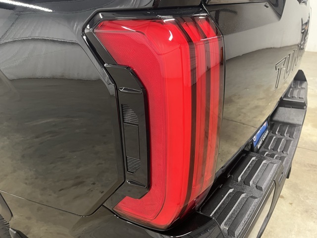 2025 Toyota Tundra SR5 photo 5